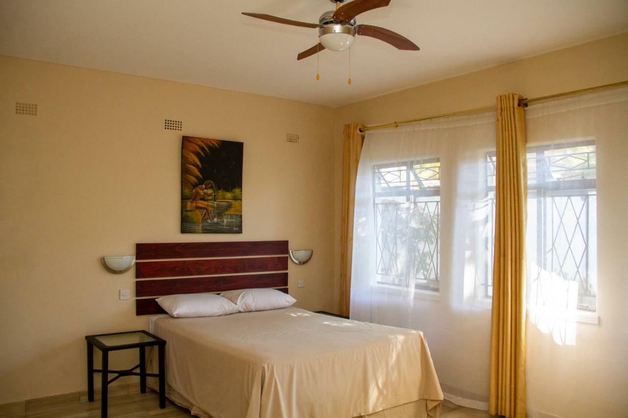 Horizon Inn Harare Bagian luar foto